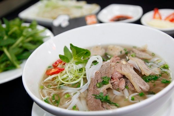 Thưởng thức ẩm thực đặc sản Hà Nội cùng Vivavivu