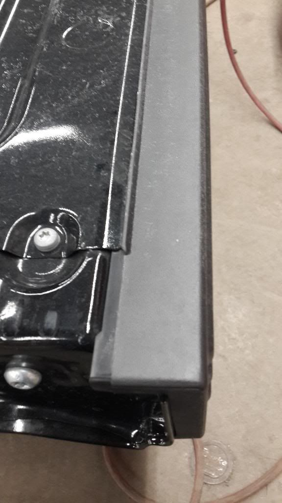 Quetion: Position of the tailgate access panel (Just got the tailgate